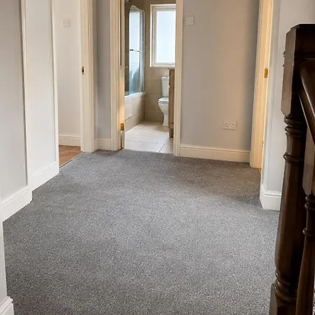 Spacious 4br In Wiz Free Parking Casa vacanze
